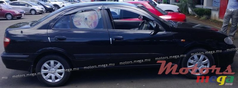 2002' Nissan photo #1