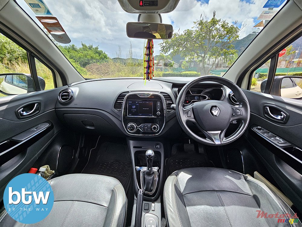 2016' Renault Captur photo #4