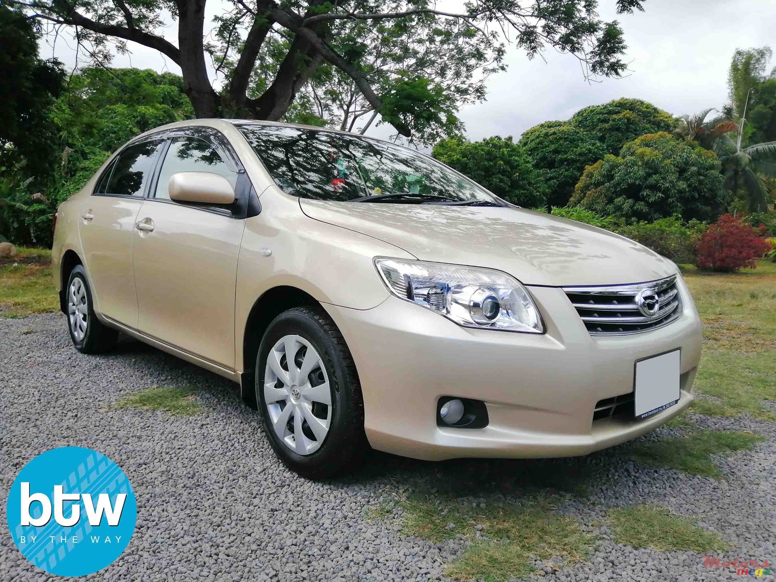 2012' Toyota Corolla Axio photo #1