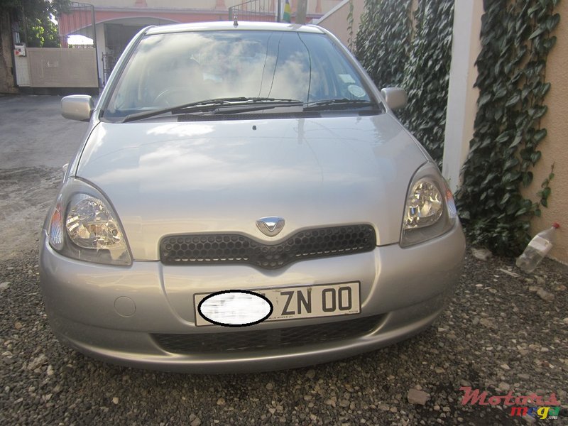 2000' Toyota Vitz photo #1