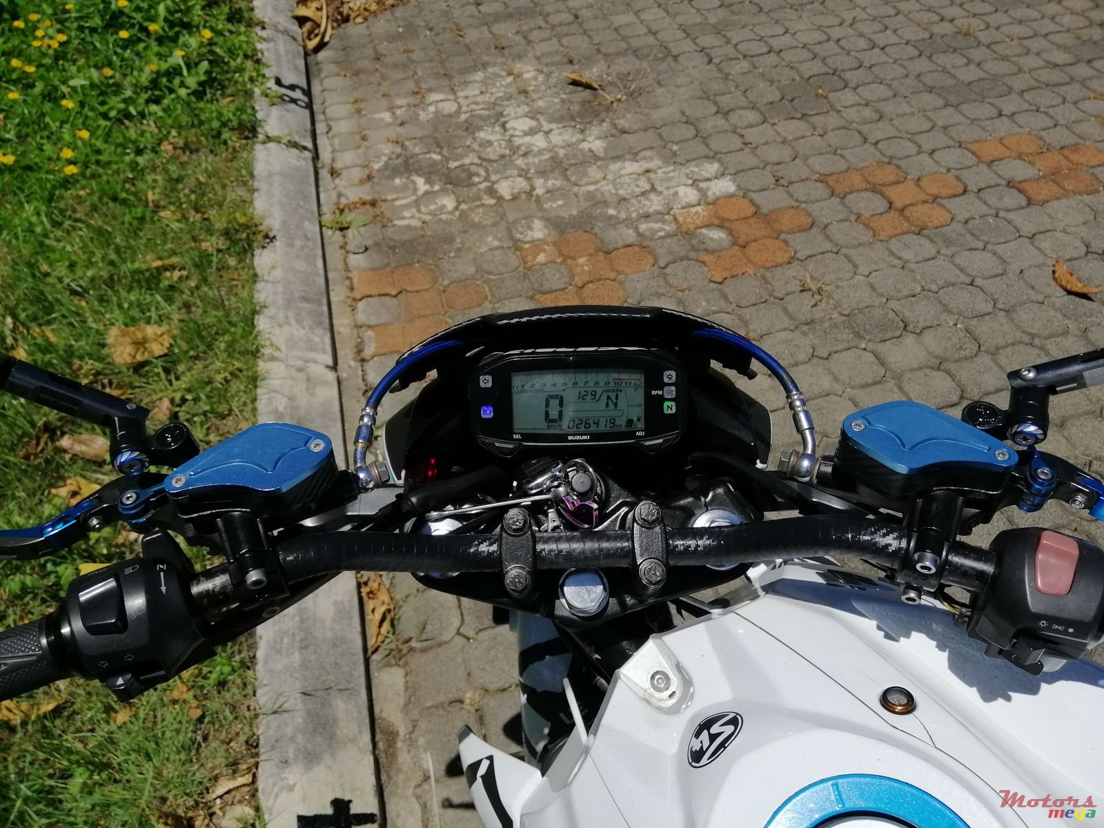 2016' Suzuki photo #3