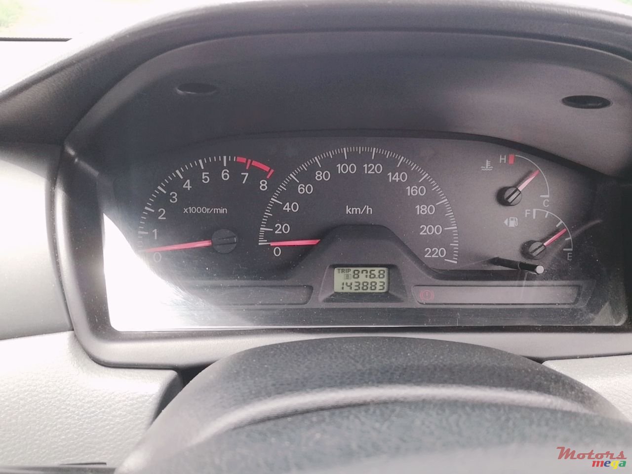 2004' Mitsubishi Lancer photo #3