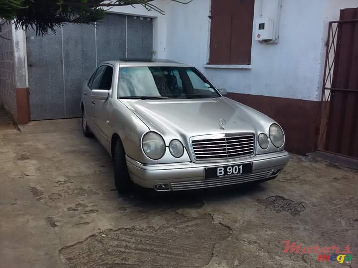 1996' Mercedes-Benz 320 photo #4