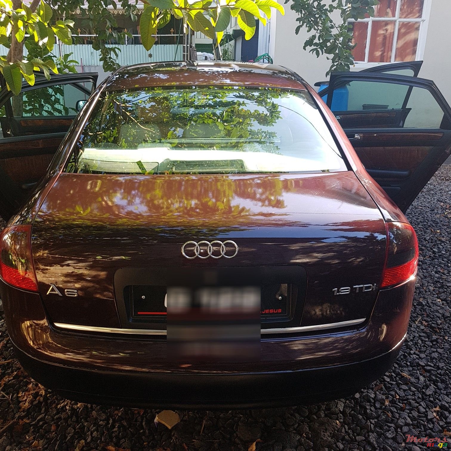 2001' Audi A6 With Private number photo #3