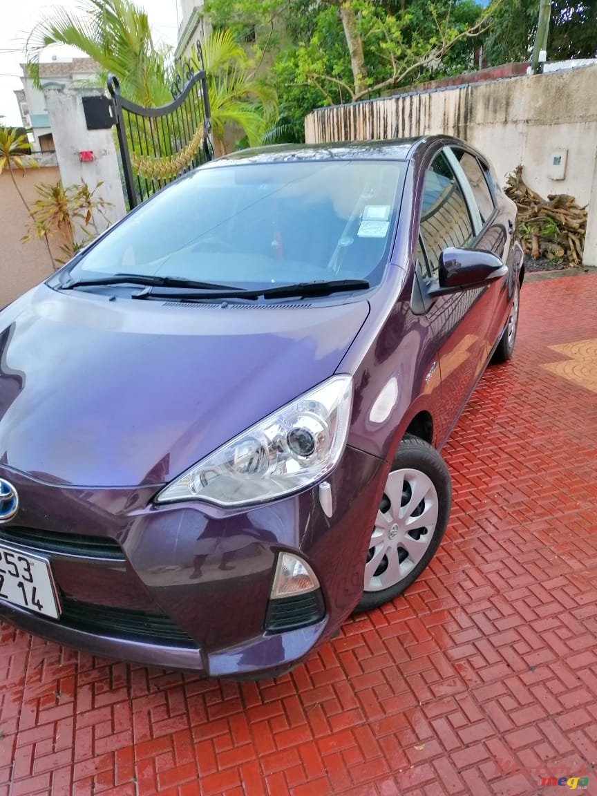 2014' Toyota Aqua photo #3