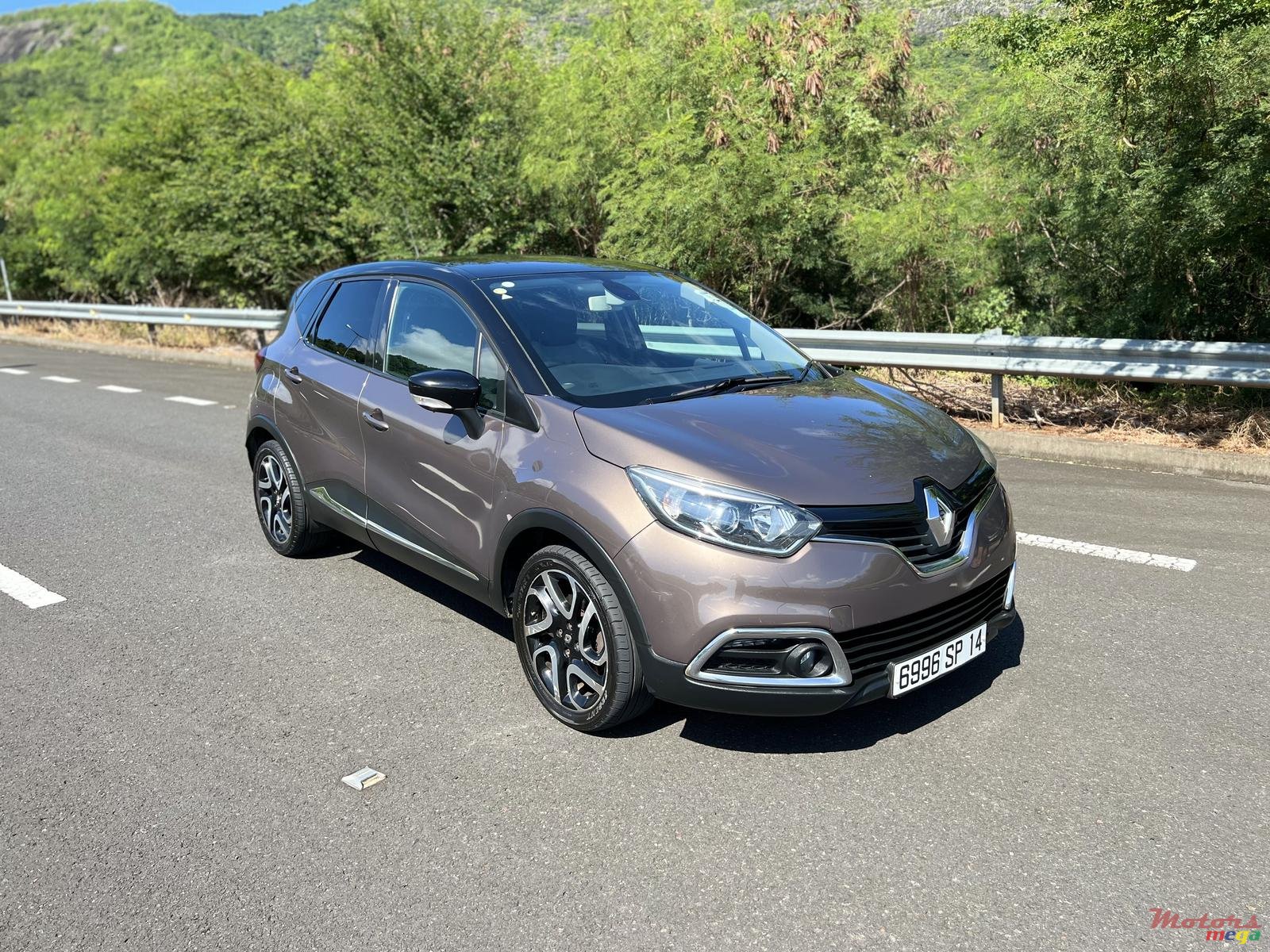 2014' Renault Captur photo #1