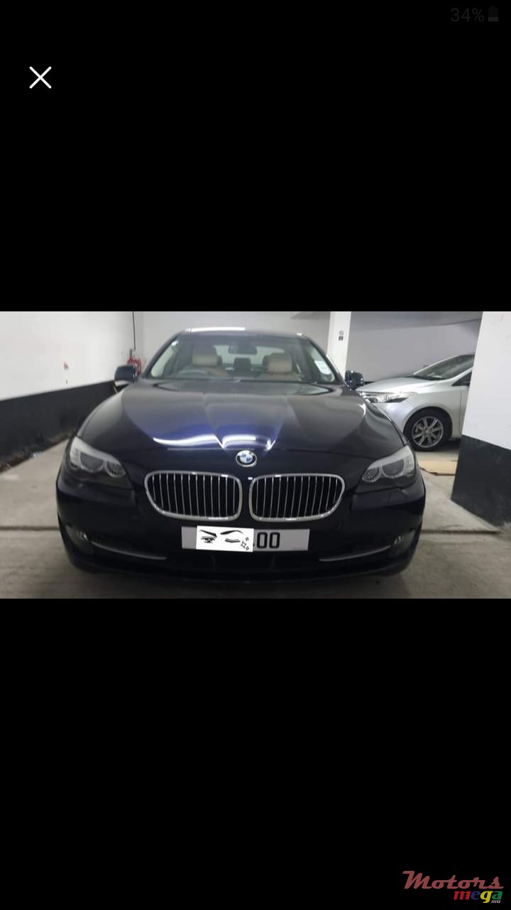 2011' BMW 5 Series photo #2