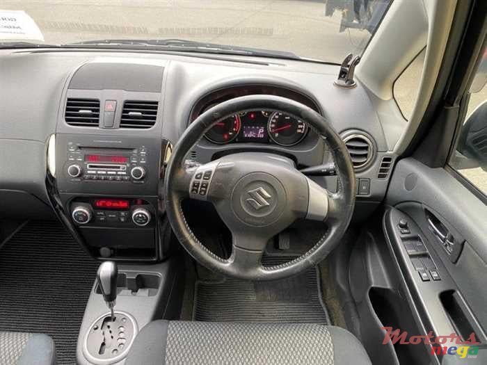 2010' Suzuki SX4 photo #7