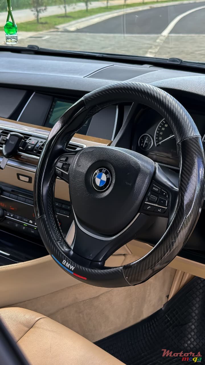 2012' BMW 530 GT photo #5