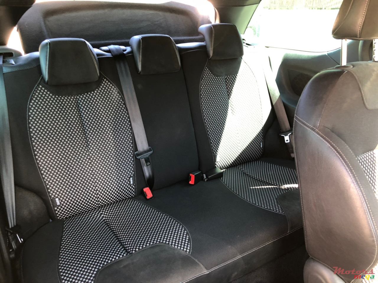 2010' Citroen DS3 photo #6