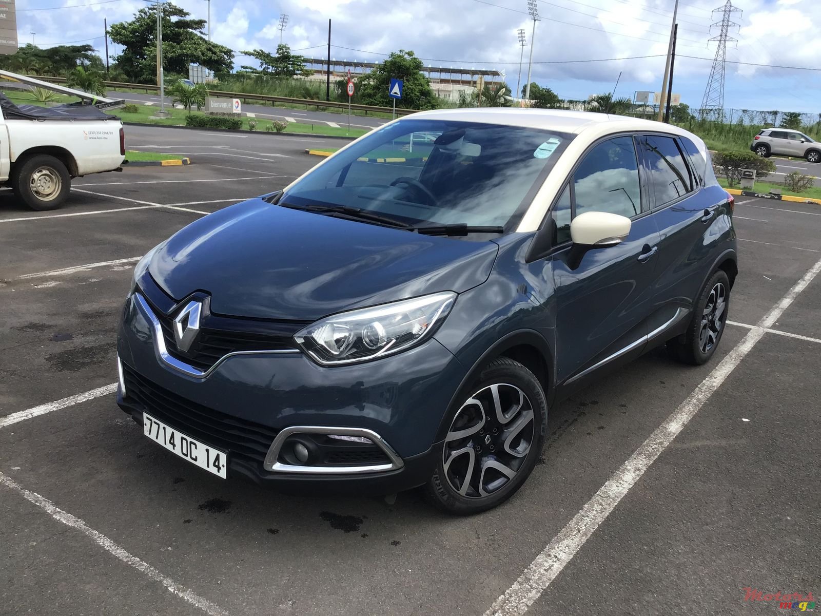 2014' Renault Captur photo #1