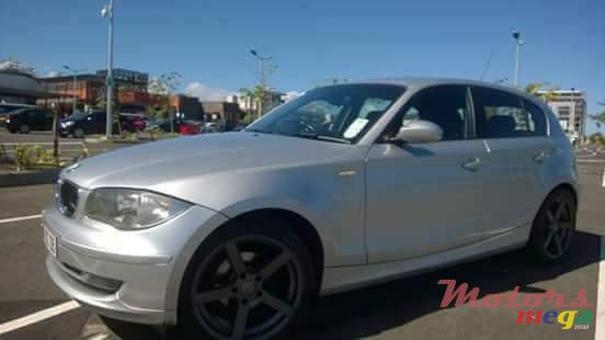 2008' BMW 1 Series 5 Door photo #2