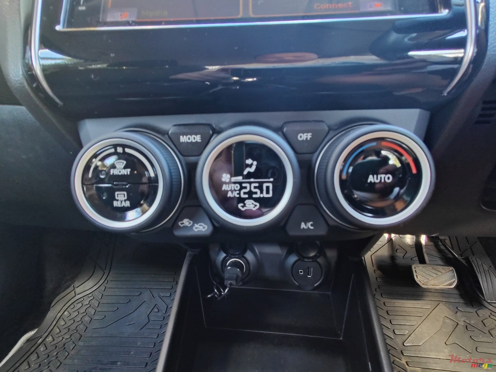 2023' Suzuki Swift GLX AMT (SLDA) photo #5