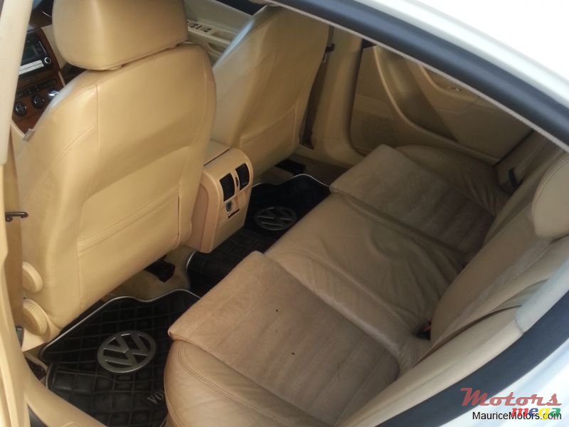 2006' Volkswagen Passat B6 photo #3