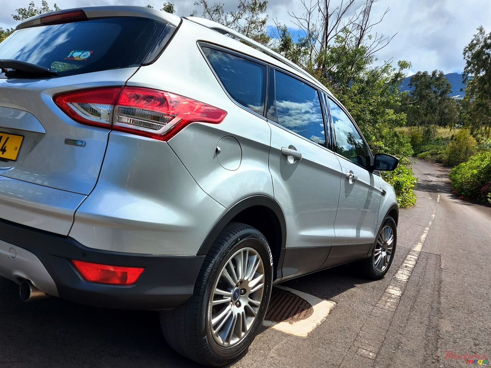 2014' Ford Kuga photo #3