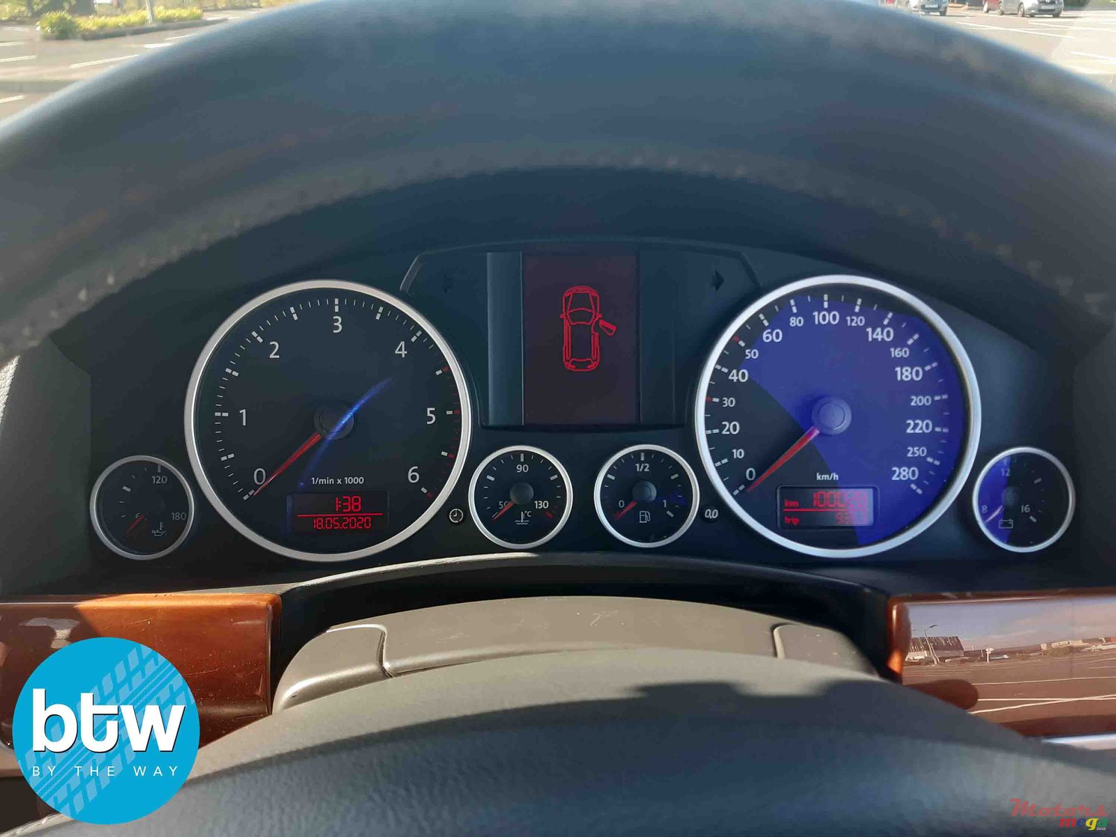 2007' Volkswagen Touareg photo #7