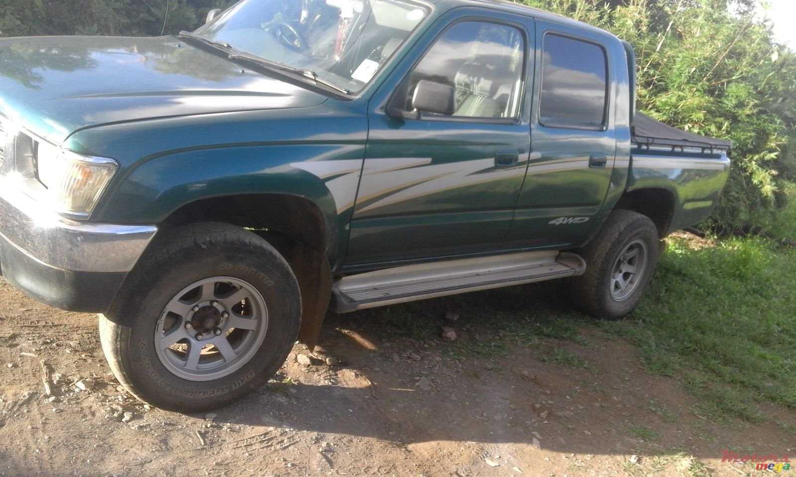 2000' Toyota Hilux photo #1