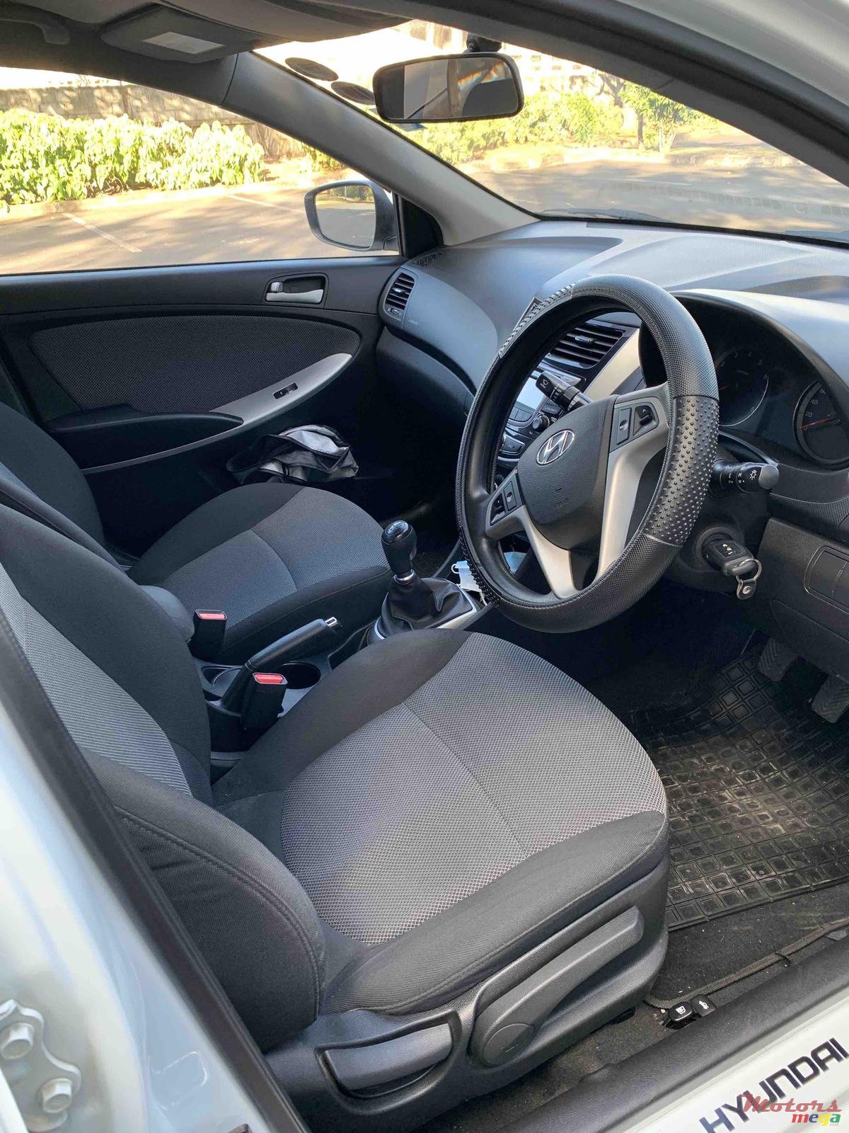 2014' Hyundai Accent photo #4