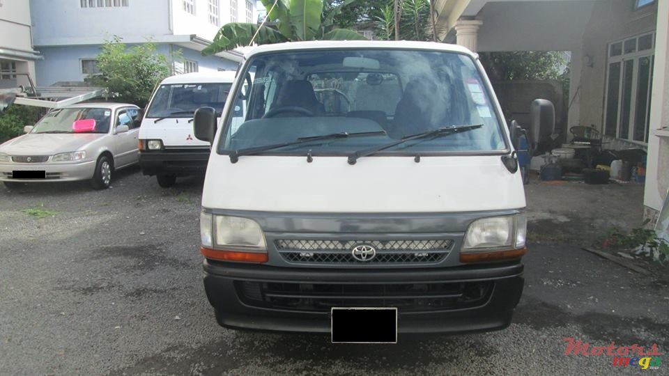 1999' Toyota Hiace photo #1