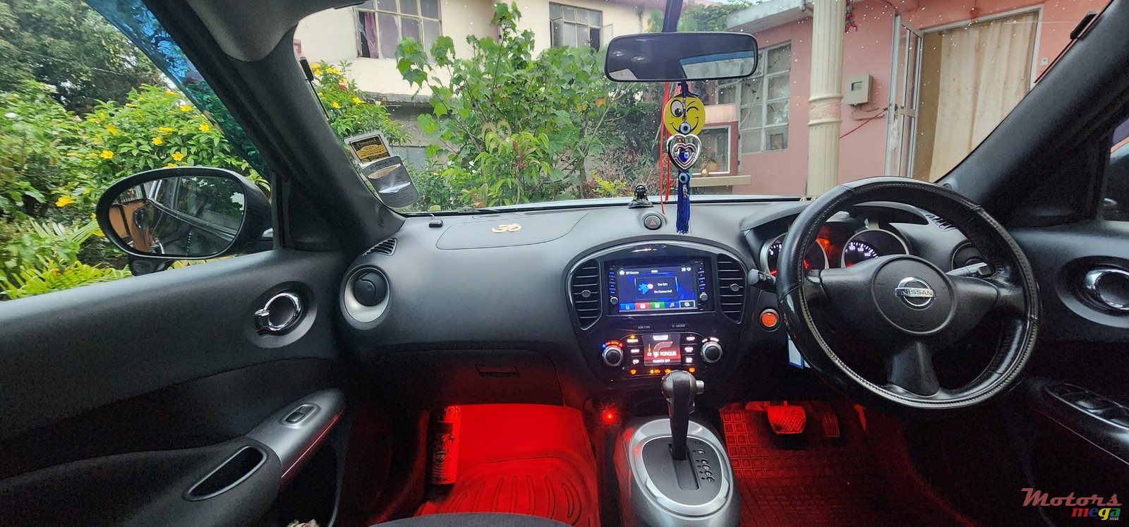 2010' Nissan Juke Headlight blackhousing photo #3