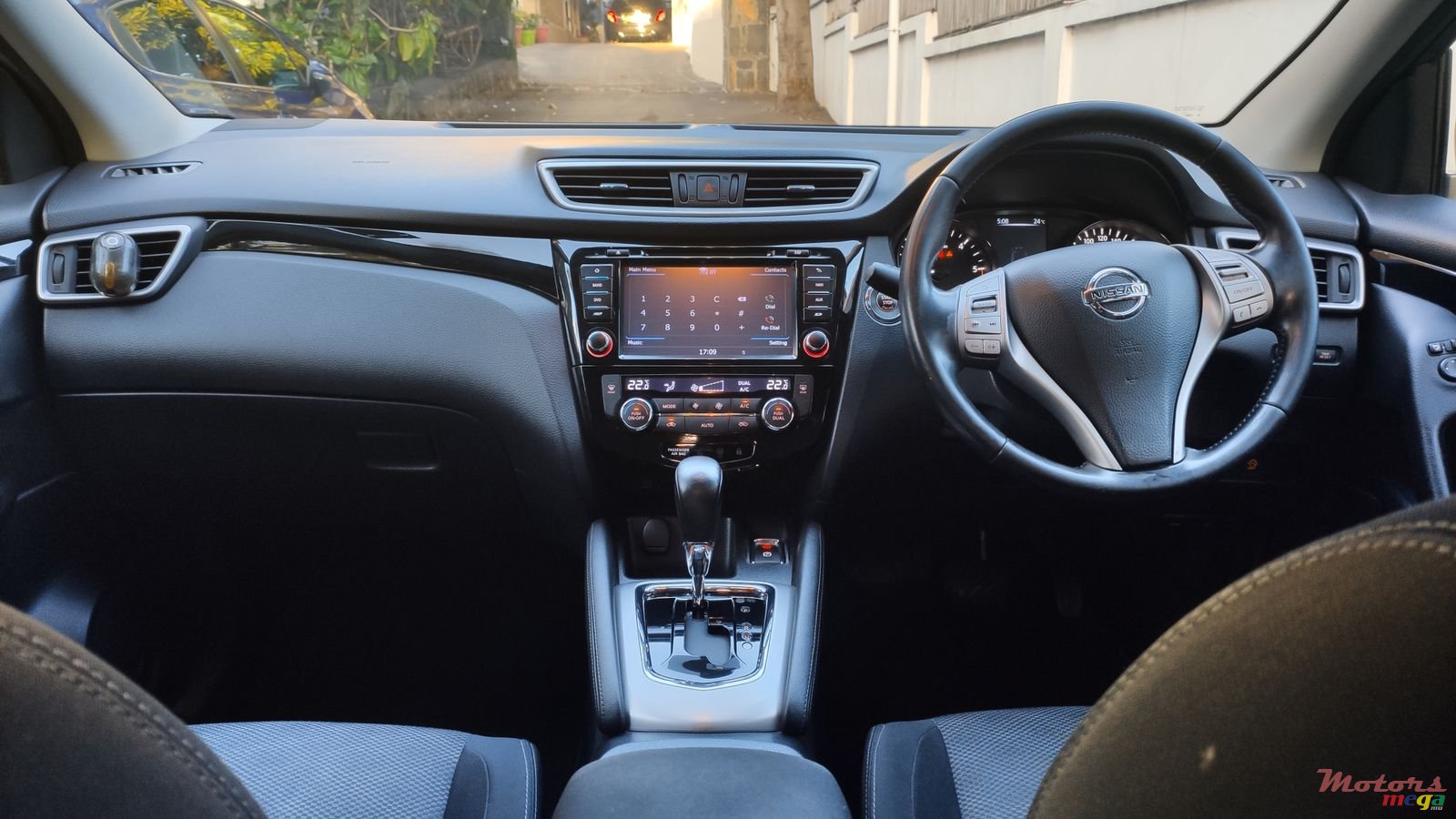 2015' Nissan Qashqai Acenta photo #5