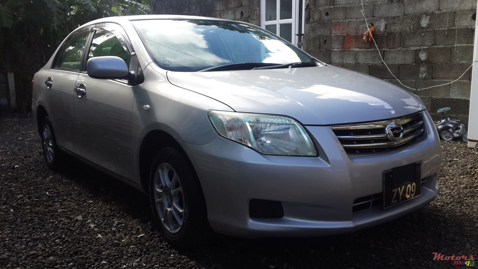 2009' Toyota Axio Grade x photo #1