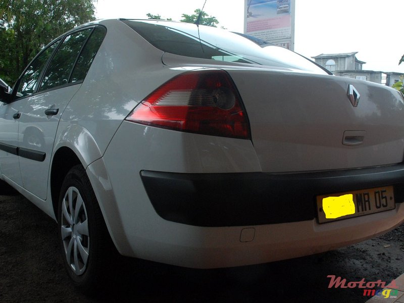 2005' Renault Megane photo #1