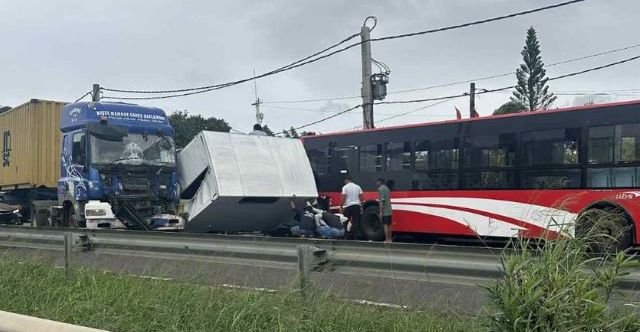 Accident à Sorèze : deux blessés extraits de leur camionnette