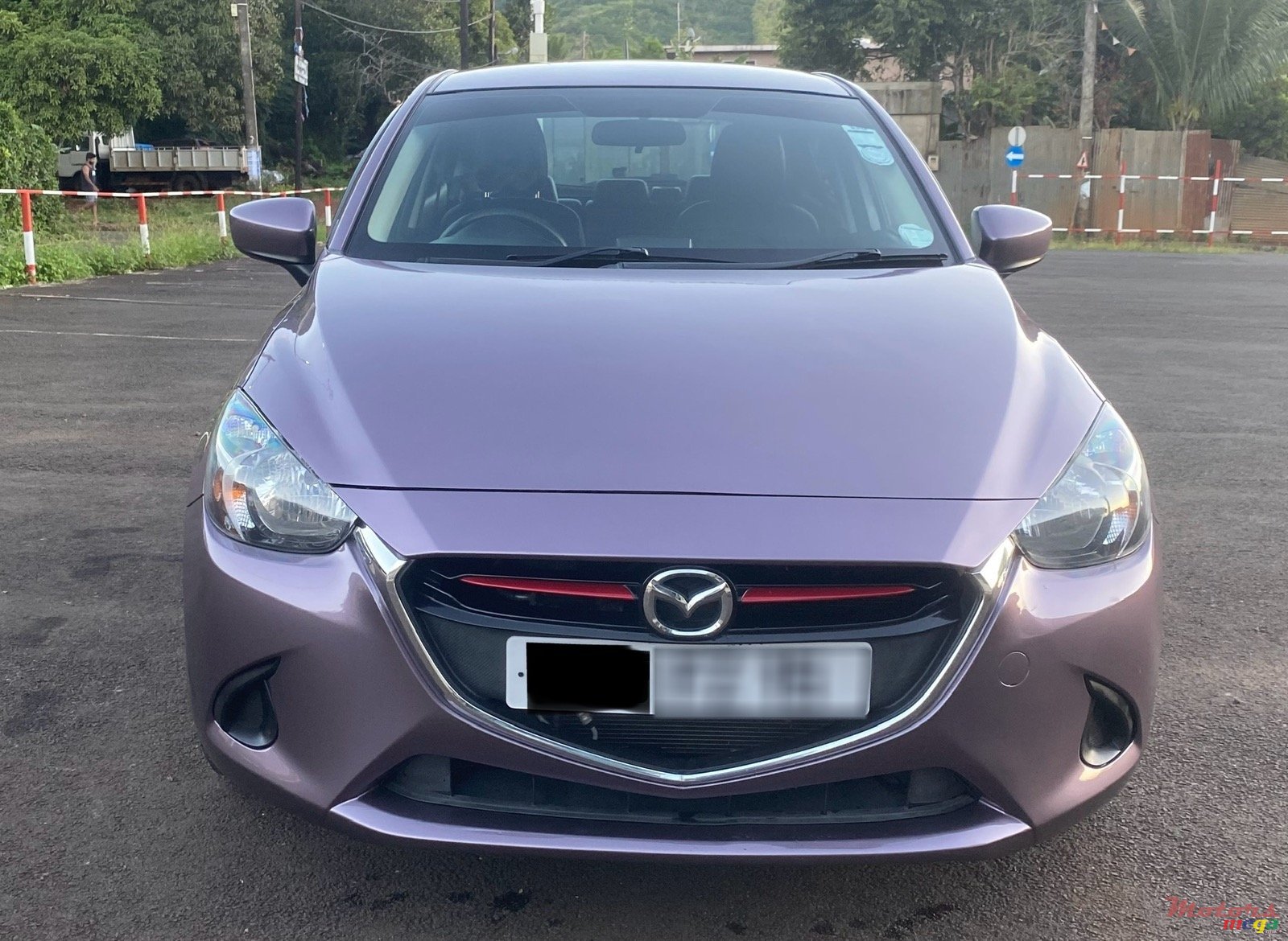 2015' Mazda 2 Sky-Active photo #1