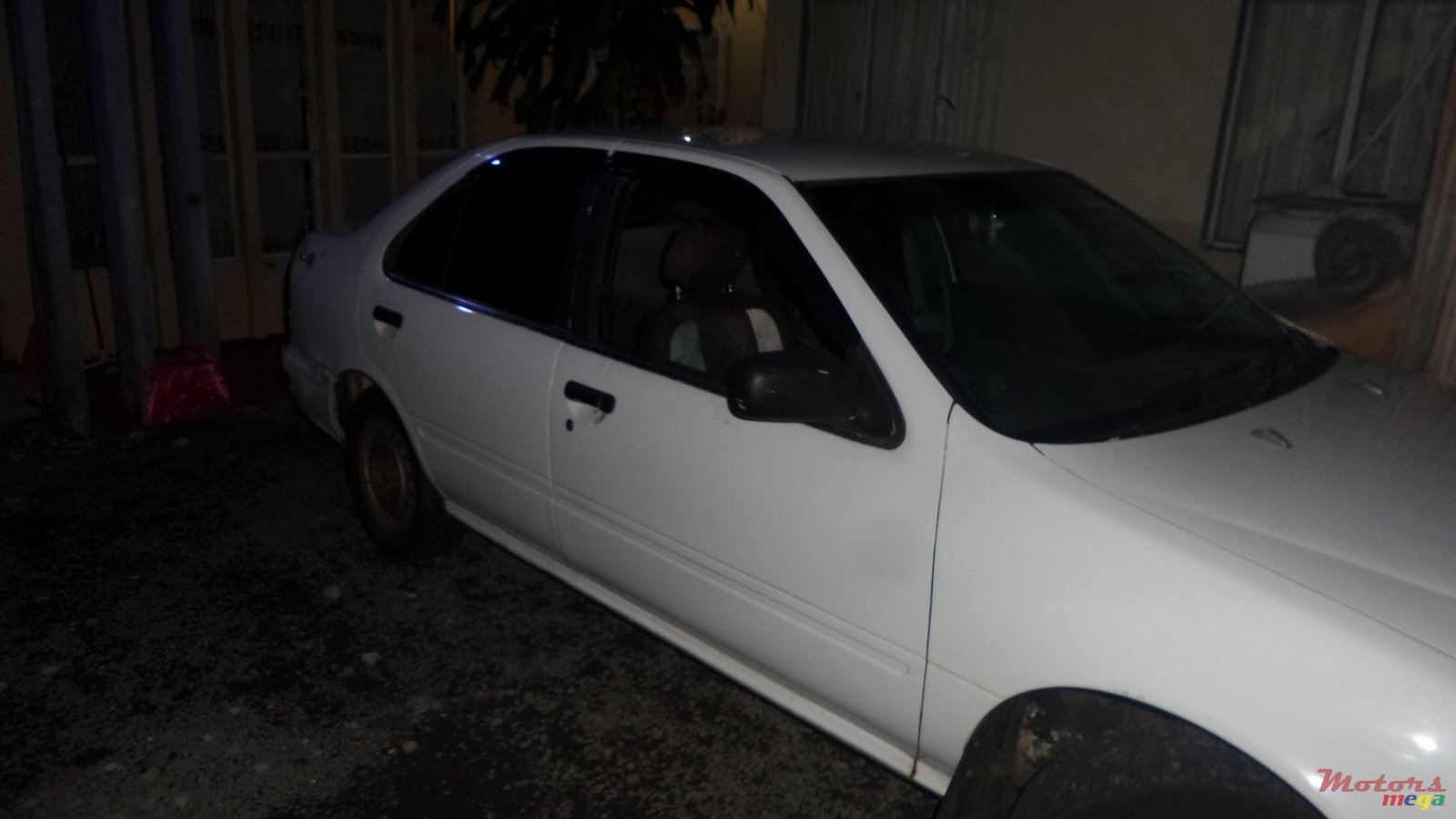 1996' Nissan Sunny photo #1