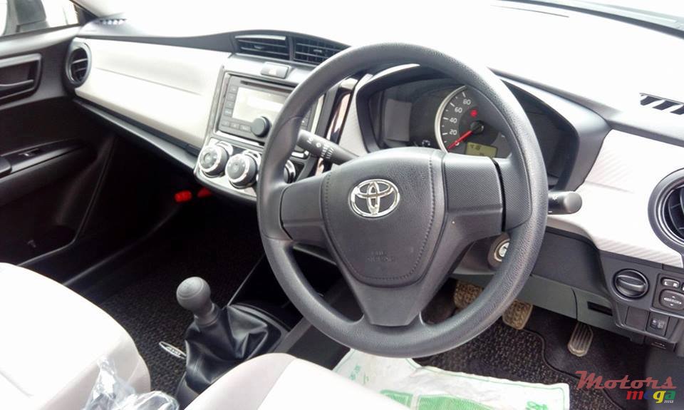 2012' Toyota AXIO X MANUAL photo #3