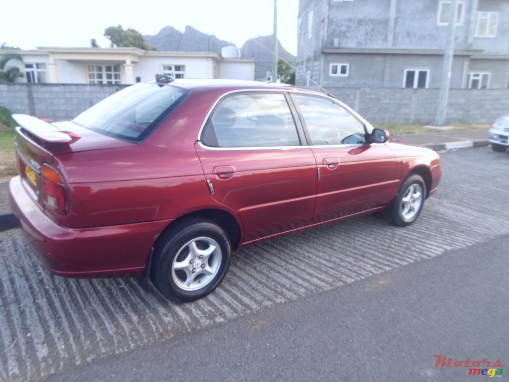 2001' Suzuki Baleno photo #3
