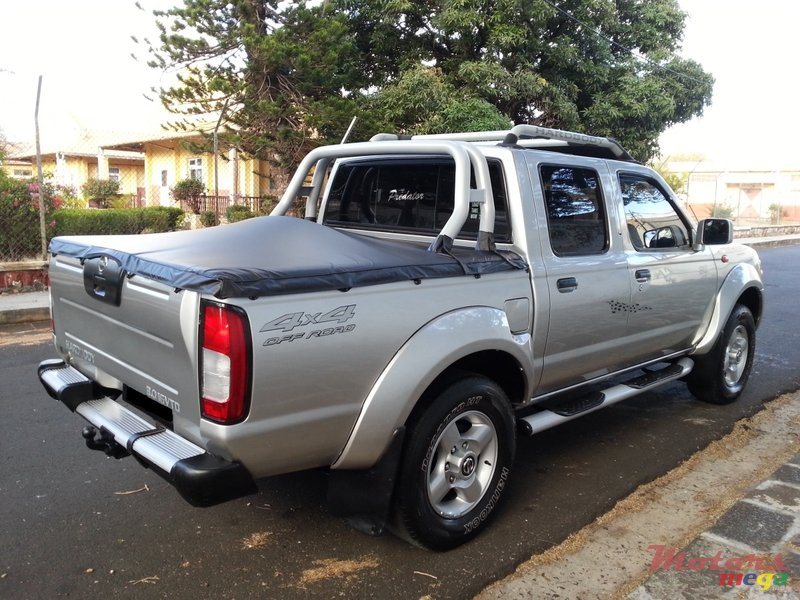 2005' Nissan Hardbody photo #3