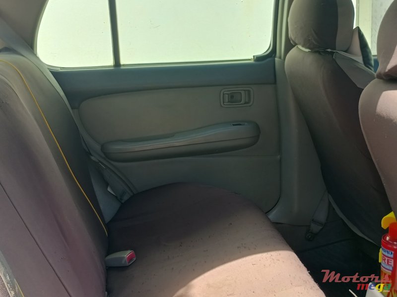 2000' Nissan March photo #6