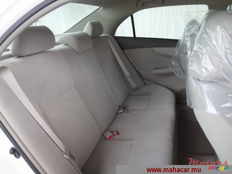 2010' Toyota Axio X photo #3