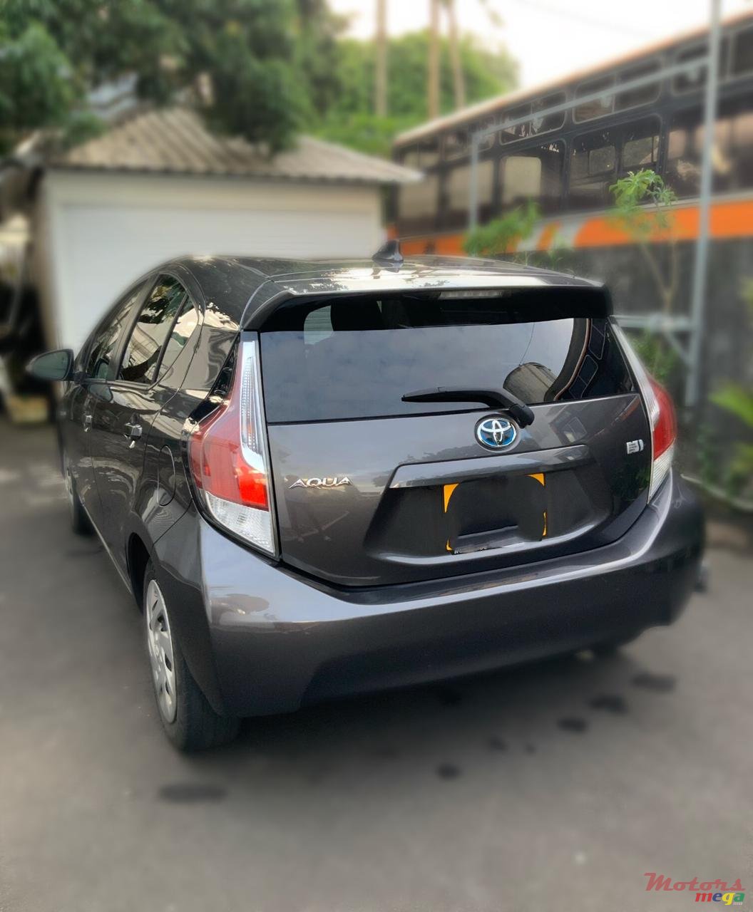 2016' Toyota Aqua photo #2