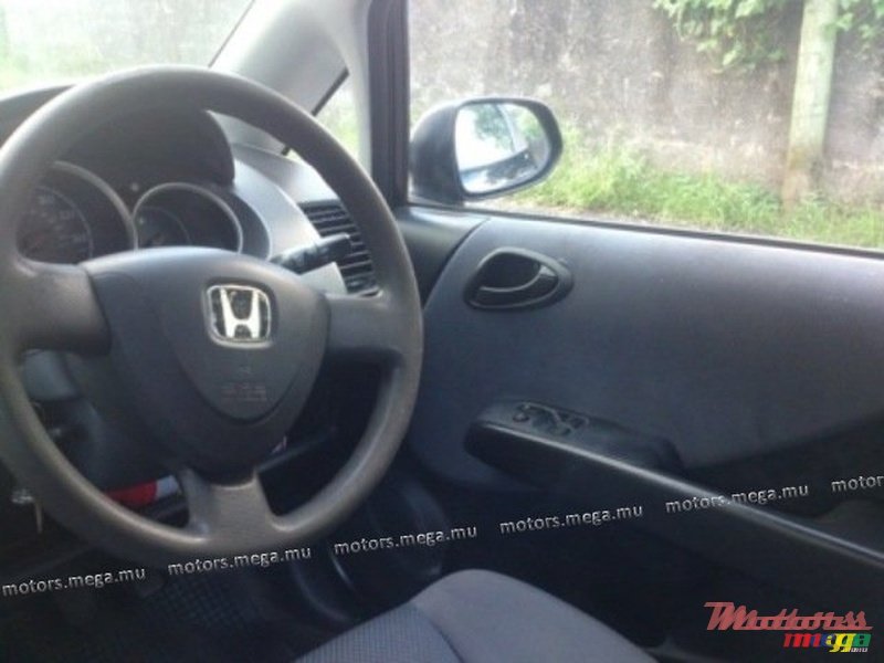 2005' Honda Jazz photo #2
