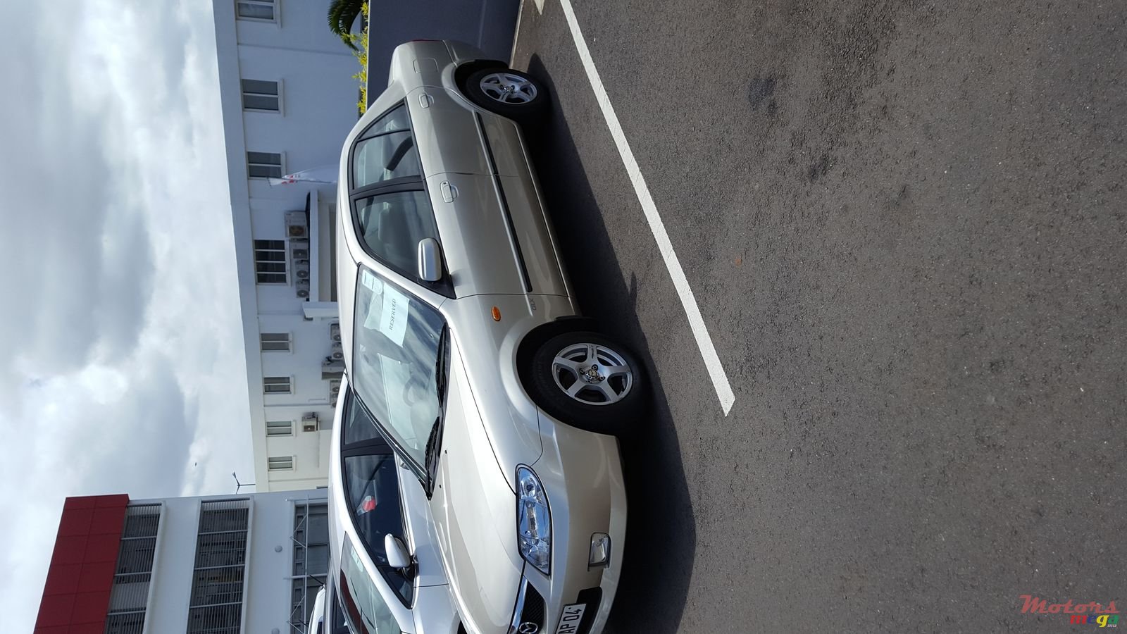 2004' Mazda 323 Glx photo #2