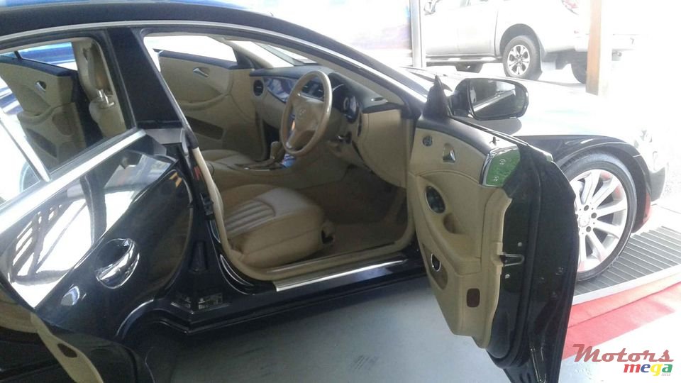 2009' Mercedes-Benz CLS 350 photo #2