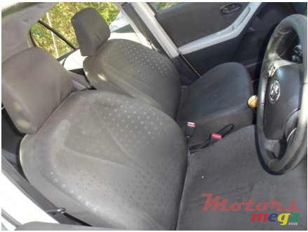 2007' Toyota Yaris photo #6