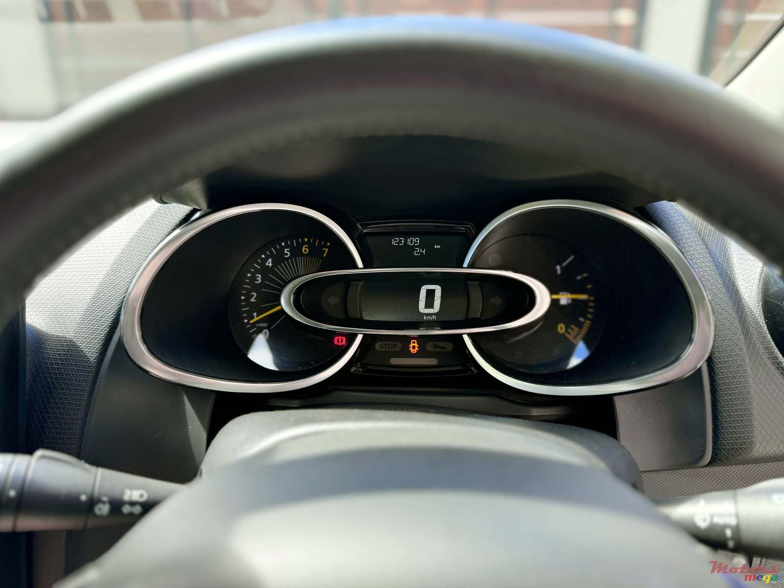 2015' Renault Clio photo #4