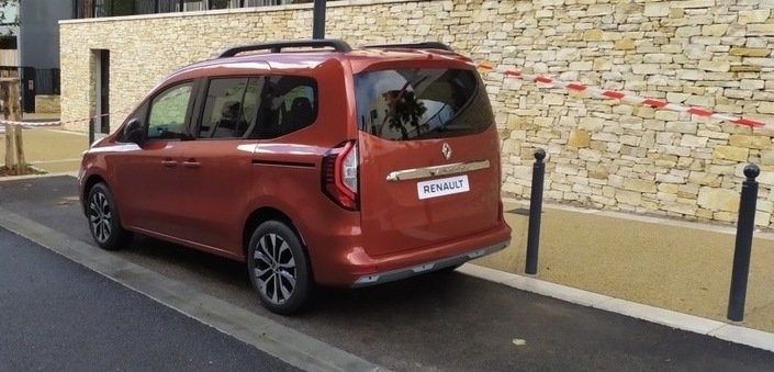 Renault : le nouveau Kangoo surpris dans la rue