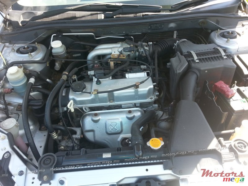 2005' Mitsubishi Lancer photo #5