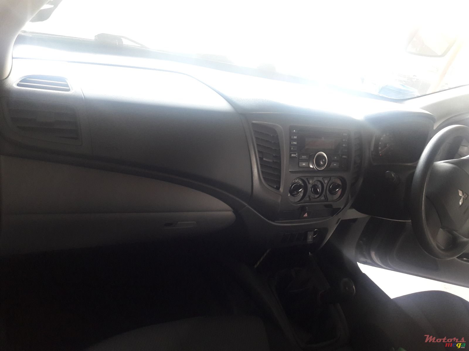 2016' Mitsubishi 2x4 turbo 2500cc photo #4