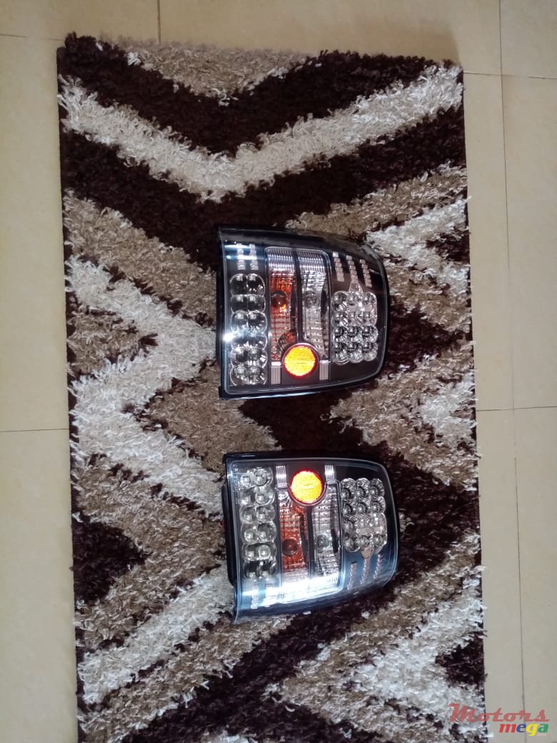 2002' Volkswagen Polo photo #1