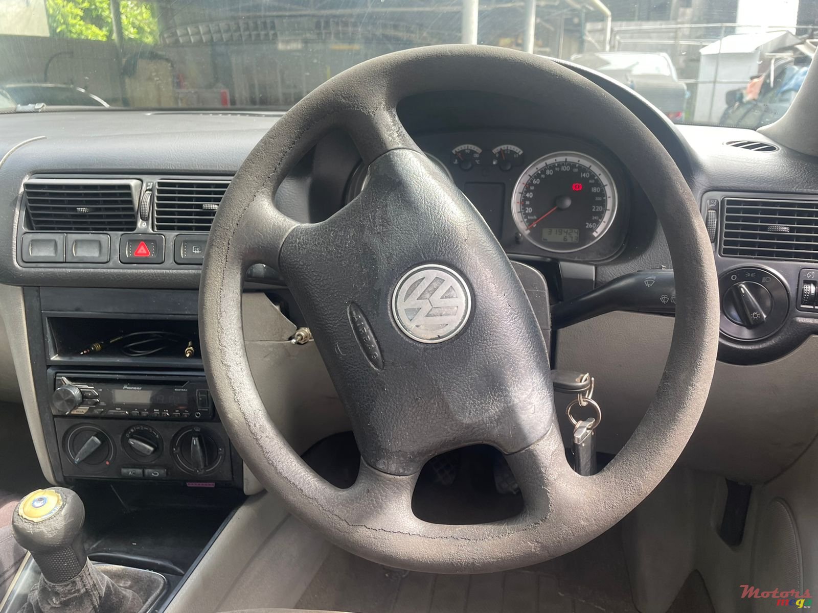 2004' Volkswagen Golf IV photo #5