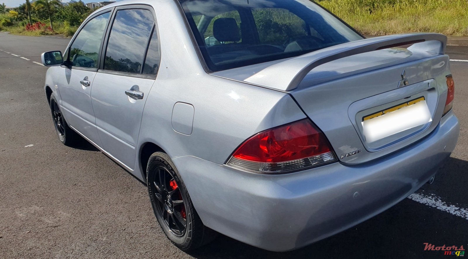 2006' Mitsubishi Lancer photo #2