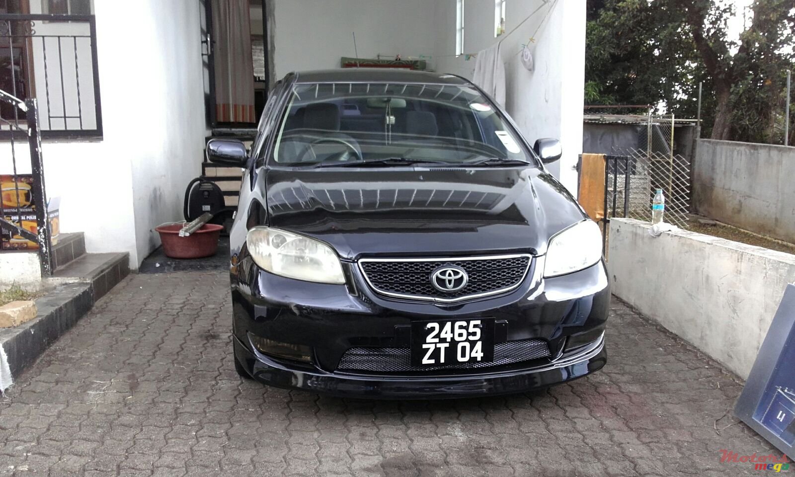 2004' Toyota Yaris Vios photo #1