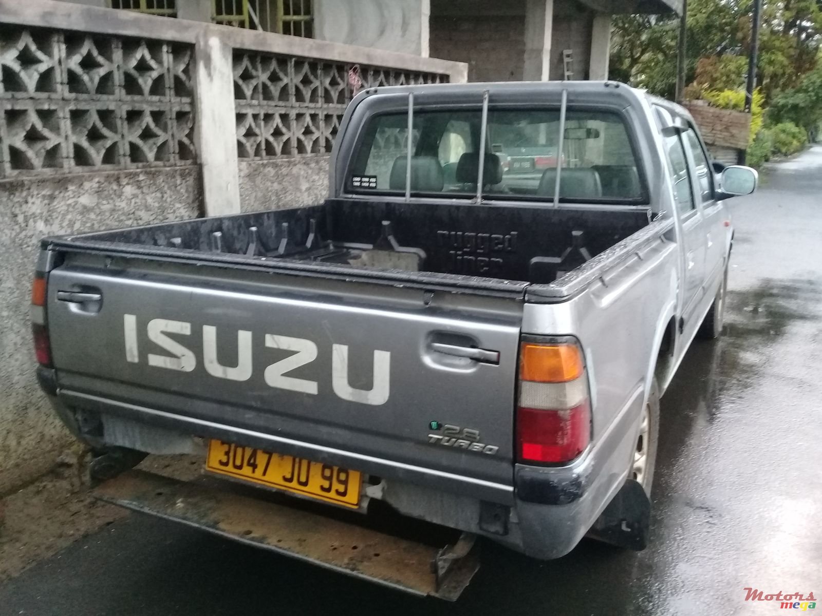 1999' Isuzu photo #2