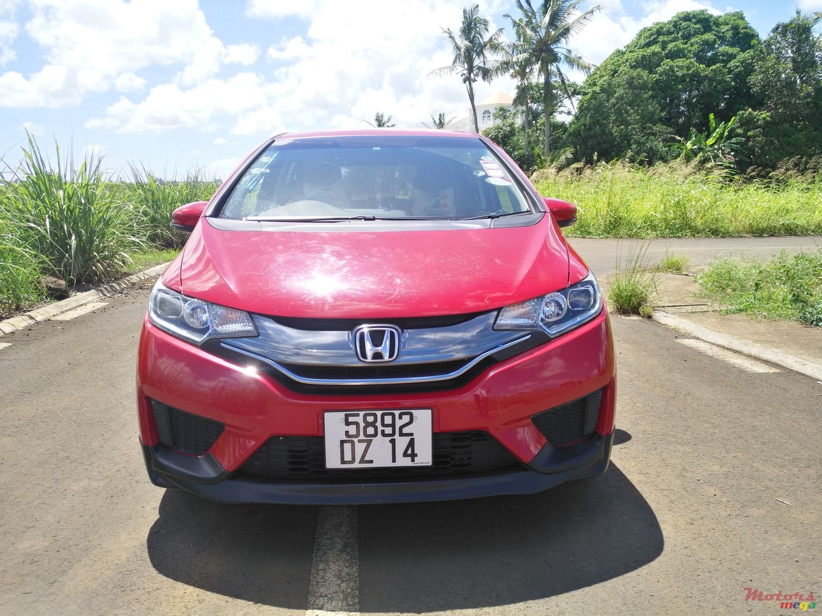 2014' Honda Fit Hybrid photo #1